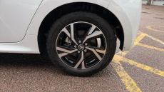 Toyota Yaris 1.5 Hybrid Design 5dr CVT Hybrid Hatchback